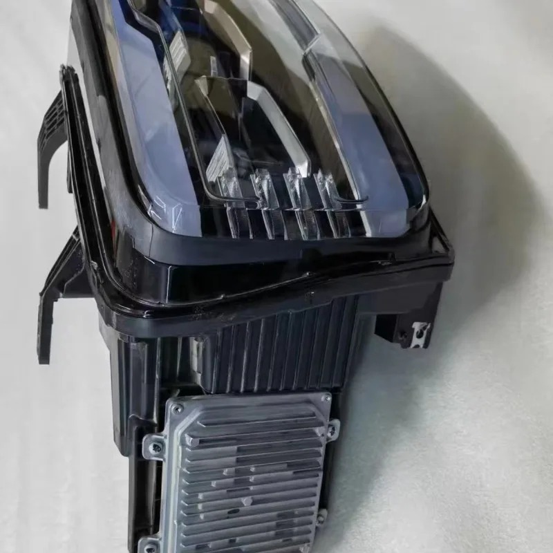 Wholesale Price Auto Spare Parts Right Headlight for  Formula Leopard 5 Oe 17990731-00